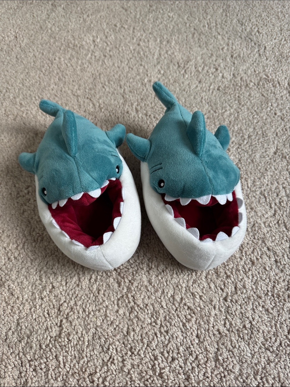 NWOT-Cat & Jack Shark Slippers Toddler Boys Size M (7/8) Shark